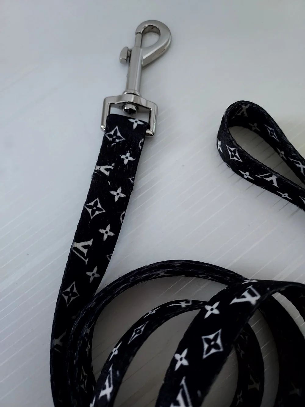 Luxury Pattern Black Dog Collar and Leash Set,  Used